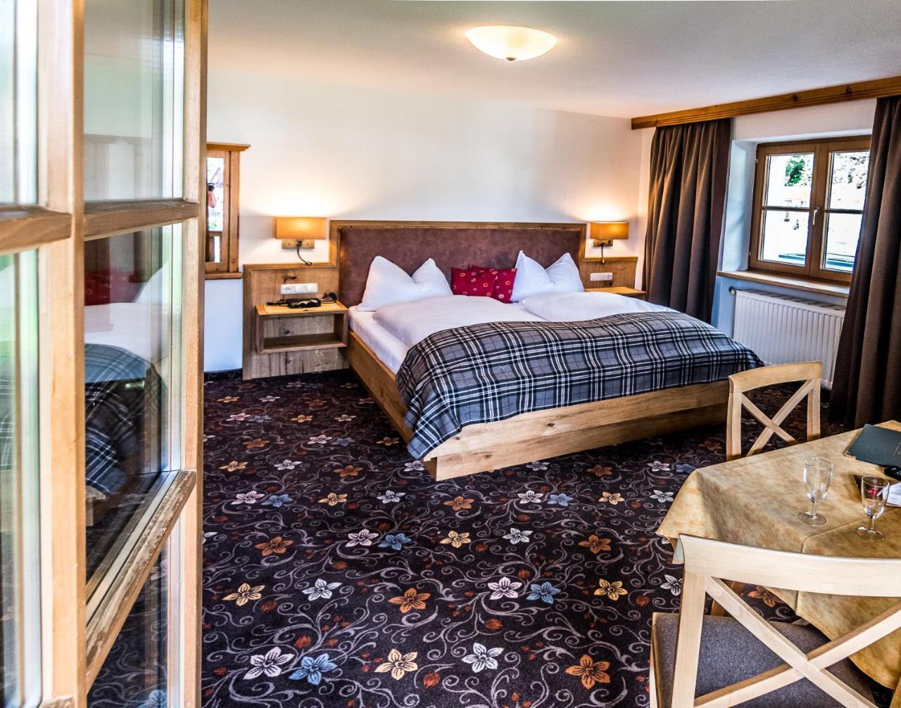 Zum Goldenen Löwen Hotel 3*